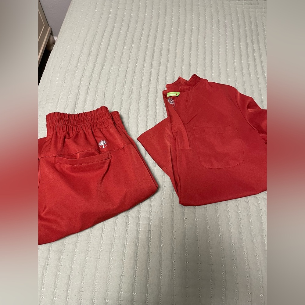 HH works by Healing Hands scrub set 
size small scrub top size xsscrub pants